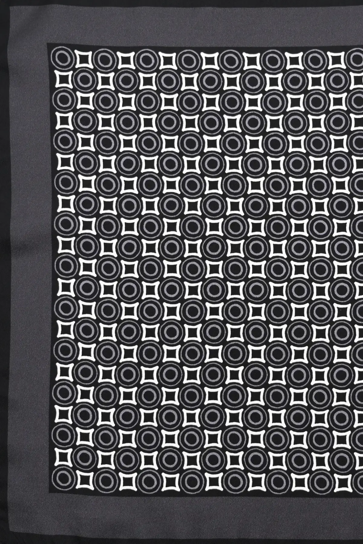Einstecktuch mit schwarz anthrazit Kreisen Detail