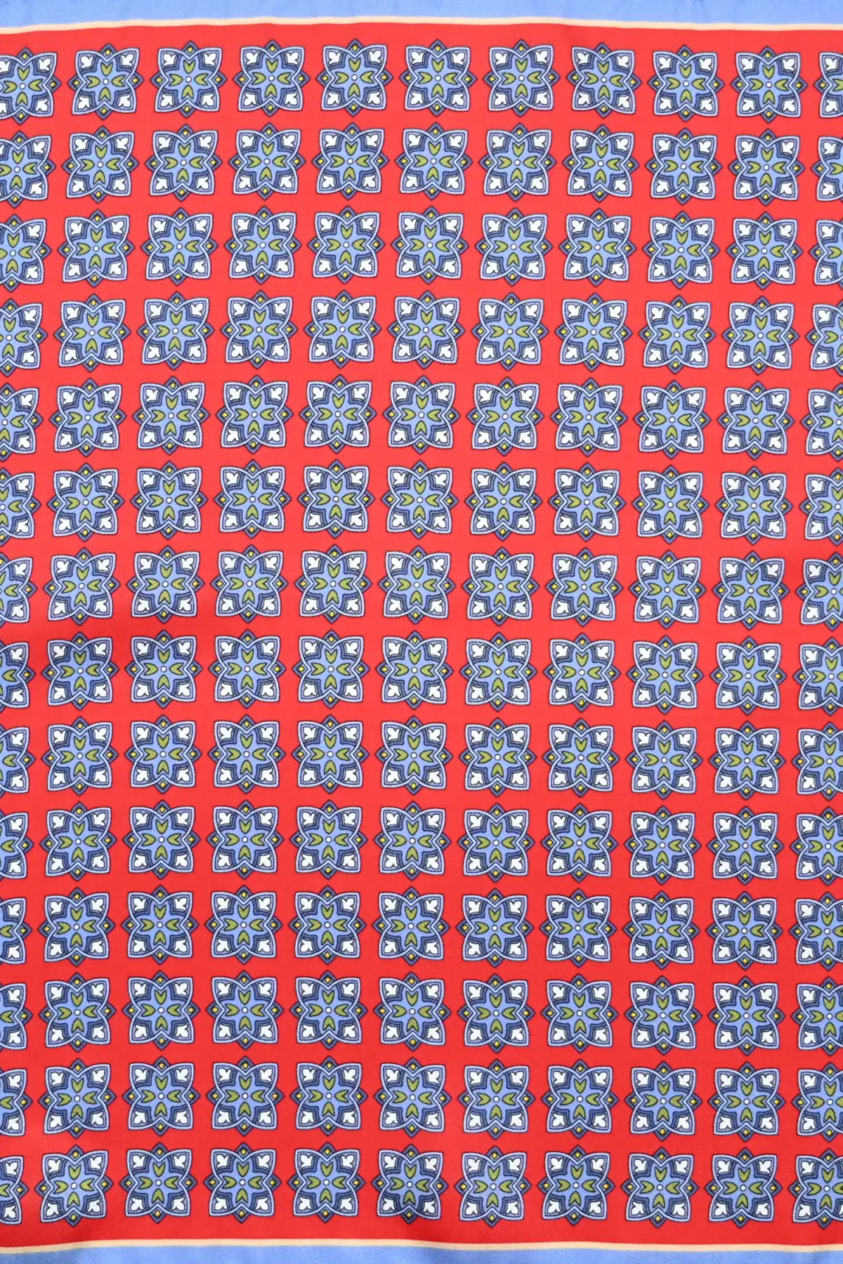 Einstecktuch blau rote Ornamente Detail
